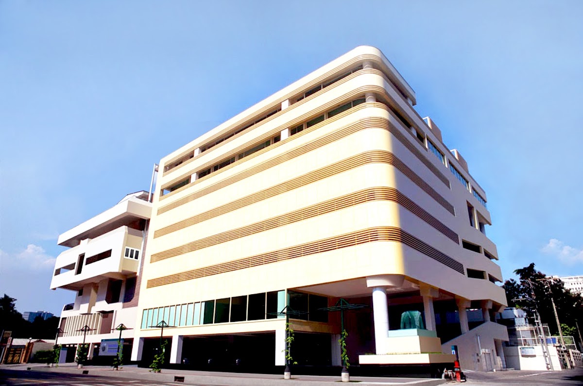 Thai Eye Center at Rutnin Eye Hospital
