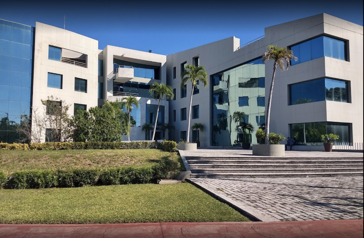 Cancun Plastic Surgery Center